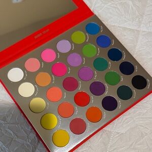 Kara Beauty Mind Trap Palette
